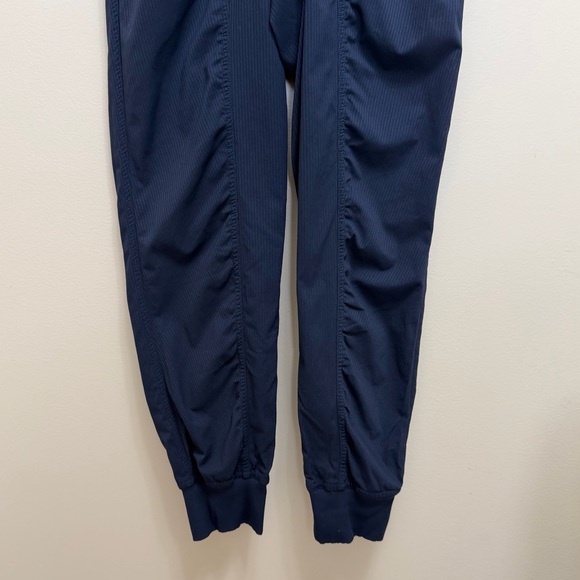 Lululemon Dance Studio Mid Rise Jogger Pant
True Navy Blue Size 4 - Picture 4 of 9